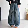 Jeans para niñas para otoño, pantalones casuales holgados de pierna ancha para niños grandes, pantalones curvos con estampado de dibujos animados para primavera y otoño, modernos