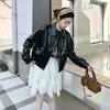 Otoño 2026 Nueva Moda Casual Simple Elegante Petite Versátil Chaqueta Corta de Cuero PU Elegante
