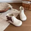 Botas elegantes para niñas, botines, nueva colección otoño/invierno 2026, botas estilo Dr. Martens con ribete de encaje, botines versátiles de piel para bebés