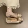 Zapatos Individuales Elegantes con Hebilla Cuadrada de Metal, Puntera Cuadrada de Charol, Transpirables de Temperamento Poco Profundo, Zapatos de Commuter con Aumento Interior, Zapatos Pequeños de Cuero