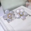 Aretes de Perlas Barrocas Irregulares de Agua Dulce Naturales, Aretes de Pétalos de Perla de Plata 925, Diseño Original, Aretes Elegantes