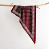Lenço Triangular Geométrico Versátil Retrô, Estilo Fino de Primavera, Xale Elegante Vintage para Roupa Externa, Lenço Decorativo Multifuncional de Seda