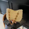 Bolsa de Palha Tecida Estilo Pastoral Comércio Exterior Feminina 2025 Nova Bolsa de Praia Tecida para Férias na Beira-Mar Moda Bolsa de Ombro com Corrente