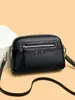 Bolsa Pequena Versátil para Mulheres 2025 Nova Bolsa Transversal Simples Couro Macio Moderno Bolsa para Celular Bolsa Casual para Mãe de Meia-Idade Tendência