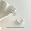 Pendientes de Plata de Ley S925 con Zirconia Super Brillante en Forma de C para Mujer Diseño de Nicho Lujo Accesible Elegantes Modernos y Hermosos Pendientes