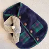 Roupas para Animais de Estimação Cachecol Quente de Lã de Inverno Roupa de Duas Pernas para Cães e Gatos Grandes Fábrica Natal Transfronteiriça