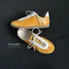 Couro Bovino Super Macio Tênis de Treino Retro Alemão Feminino 2026 Novo Versátil com Cadarço Sapatos Forrest Gump Aumento de Altura Oculto Casuais Esportivos Tênis de Skate
