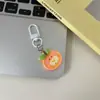 Llavero de Plato de Muñeca de Fruta Simulada Lindo Dibujo Animado Corazón de Chica Estudiante Accesorios de Pareja Regalo para Mejor Amiga Colgante