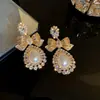Pendientes de Perla Redondos Geométricos con Tachuelas de Diamante Color Plata, Lujo Ligero, Gama Alta, Exquisitos, Elegantes, Versátiles para Mujer