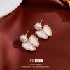 Pendientes de plata galvanizada con forma de mariposa y perla de circonita cúbica, estilo coreano de alta gama, estilo retro, ligeros y lujosos, venta al por mayor para mujer.