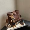 Design de Nicho Moda Retrô Versátil Bolsa Transversal de Ombro para Mulheres 2022 Nova Textura Bolsa Balde Luxo Acessível
