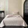 Conjunto de Cama de Luxo Leve de Alta Qualidade em Algodão Tencel com Três Peças, Lençol de Cama Quiltado de Cor Sólida em Algodão Puro de Tamanho Grande, Adequado para Todas as Estações