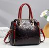 2025 Nova Moda Bolsa Esculpida Pintada à Mão Bolsa de Ombro Retro de Luxo Leve Transfronteiriça Bolsa Transversal Feminina de Grande Capacidade