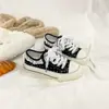 Zapatos de Lona Nuevos Otoño/Invierno 2025 para Mujer Estudiante Versátiles Blancos Suela Suave Sin Cordones Casuales Zapatos de Tabla