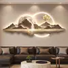 Pintura Decorativa Estilo Medieval com Fundo de Montanha para Sala de Estar, Apresentando Motivos de Paisagem Grandiosos, Adequada para a Parede de Fundo do Sofá, com Iluminação LED