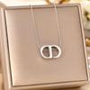 Europeu e Americano Hot-selling Titanium Steel Colar Mulheres Carta CD Simples Personalizado Hip-hop Nicho Design Color-free Collarbone Chain Joias