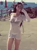 Cubierta Blanca Transparente de Manga Larga Estilo Influencer Yi Mengling con Correas de Nudo, Traje de Baño Sexy Estilo Resort para Piscina y Aguas Termales para Mujeres