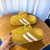 Meias-pantufas estilo alemão com cadarço e bico fechado para mulheres, novo modelo da Primavera 2026, pantufas casuais estilo Birkenstock fáceis de calçar, celebridade da internet