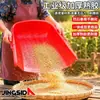 Nuevo recogedor de plástico con mango duradero y cómodo que no cansa la mano, más un recogedor agrícola tradicional extraespesor y de uso rudo.
