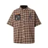 Camisa de Manga Corta con Parche Bordado de Letras con Pedrería y Cuadros Clásicos para Hombre, Nuevo Top Casual Holgado Vintage para Primavera/Verano para Mujer