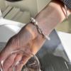 Pulsera de perlas artificiales Shijia Ma O blanca, hebilla japonesa con microincrustaciones de circonita, moda, lujo ligero, sensación de alta gama, realmente muchas