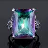 Anillo de diamante cuadrado de Topacio de siete colores de Rongyu, el más vendido, para mujer, personalidad creativa europea y americana, incrustado con gema arcoíris