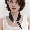 Collar de Perlas de Anacardo de Gama Alta Bufanda de Seda para Mujer Bufanda Delgada de Primavera y Verano Hebilla Magnética Cadena para Clavícula Bufanda Cuadrada Pequeña Nueva Versátil