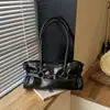 Bolso plisado retro simple para mujer, nuevo modelo 2026, bolso de hombro de gran capacidad para el trabajo, bolso de mano tote de otoño e invierno