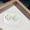 Pendientes de Trébol de Cuatro Hojas Negros 2025 Nuevo Diseño de Nicho Pendientes de Estilo Minimalista de Lujo Ligero Pendientes de Alta Gama