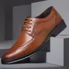 Zapatos de Piel para Hombre Estilo Brogue Británico Coreano Casual de Negocios Formales Tallas Grandes Zapatos de Hombre Estudio Fotográfico Foto Padrinos y Zapatos del Novio