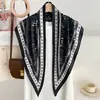 Nuevo Pañuelo de Seda Triangular Retro Estilo Coreano para Mujer, Pañuelo Decorativo Versátil de Primavera, Pañuelo de Moda con Estampado Geométrico Blanco y Negro