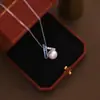 Collar de Perlas en Forma de V de Alta Gama y Elegante con Perlas de Agua Dulce Perfectamente Redondas y una Cadena Completamente de Plata S925