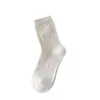 Calcetines de media pantorrilla para mujer, calcetines de algodón para primavera y otoño, color blanco liso, patrón de rombos, rayas verticales retorcidas, estilo universitario, calcetines versátiles y transpirables para mujer