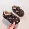 Sapatos de Lã Peludos com Bolinhas Estilo Floresta para Crianças 2026 Inverno Meninos Mais Veludo Quente Sapatos Birkenstock Meninas Algodão Grosso Sapatos Infantis