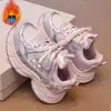 Zapatos Deportivos para Niñas con Forro de Felpa Zapatos tipo Papá para Niños Nuevos de Invierno Zapatos de Algodón Engrosados Cálidos y Antideslizantes Zapatos para Correr para Niñas