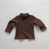 Ropa infantil de Corea del Sur, otoño e invierno, nueva camiseta de cuello alto para niños, camiseta de manga larga gruesa con cuello alto para niños y niñas.