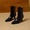 Botines elásticos adelgazantes de tacón alto y punta fina estilo francés para mujer, nuevo estilo Otoño/Invierno 2026, cuero suave, tacón fino, elegantes botines de cuero de moda