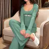 La nueva colección de otoño/invierno de Amazon: un conjunto de tres piezas de punto modal suave estilo europeo que incluye una camisola, una blusa de manga larga y pantalones largos