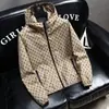 Estación europea lujo ligero ropa de hombre talla grande abrigo de primavera casual para hombre chaqueta con capucha holgada top grande moda