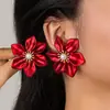 Set de Accesorios de Moda Populares Transfronterizos Europeos y Americanos con un Toque de Alta Gama, Incluyendo Collares de Flores de Perlas Artificiales, Pulseras, Anillos y Pendientes