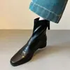 Primer Encuentro Botines Cortos Jifangtou Estilo Popular Tacón Grueso Interior Afelpado Aumento de Altura Botas Adelgazantes Otoño/Invierno Botas 2026 Estilo Nuevo