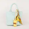 Nuevo Colgante de Gato de Cuero con Borlas Accesorio de Moda para Bolso Llavero de Bufanda de Seda Coreana Colgante para Mochila