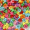 Miçangas de Letras Acrílicas Tridimensionais Coloridas com Furo Grande com Pingente de Letra Inglesa Solta para Pendurar Pingente de Miçangas Artesanal DIY