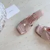 Sandalias de cuña abiertas de estilo francés con lazo de perlas y piel de pescado de 5 cm, cuadradas, versátiles, elegantes para mujer, sin cordones