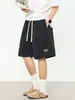 Shorts Casuales Plisados con un Diseño Tridimensional, Nuevo Estilo de Verano, Textura Retro, Corte Holgado, Bordado de Letras, Shorts Deportivos de Cinco Puntos