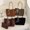 Bolsa Tote de Camurça e Pelúcia Simples de Alta Qualidade Transfronteiriça Feminina Nova Outono/Inverno 2026 Grande Capacidade para o Dia a Dia Ombro Único Sob o Braço
