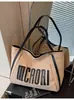 Bolsa Tote de Grande Capacidade Moda Transfronteiriça para Mulheres Outono e Inverno 2026 Nova Bolsa de Mão Retrô Bolsa de Ombro com Letras Bolsa de Braço