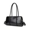 Bolsa de Axila para Mulheres com Acabamento de Luxo, Design de Nicho, Novo Modelo 2026, Textura de Couro com Cera de Óleo Retrô Francês, Bolsa Boston Almofadada de Ombro Único