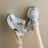 Nuevos Zapatos de Mujer Verano 2026: Zapatillas Chunky de Papá, Zapatillas Versátiles de Estilo Coreano para Mujeres Bajitas que Aumentan la Altura, Zapatos Casuales de Moda