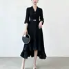 Elegante vestido Miyake Takashi para mujer, diseño único, de un solo botón, entallado en la cintura, adelgazante, vestido midi plisado irregular